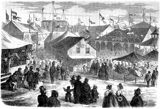 Eine Schwarz-Weiß-Zeichnung eines pulsierenden viktorianischen Volksfestes in London, England, mit einer Menge Menschen, Zelten, Gebäuden, Flaggen und Masten unter einem Himmel.