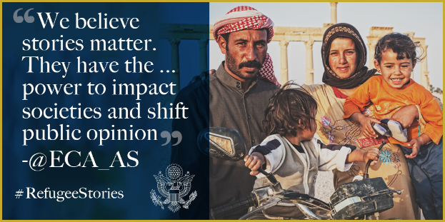 Ein Plakat mit einem strahlenden Familienviertel auf der rechten Seite und Text auf der linken Seite, der "Wir glauben, dass Geschichten wichtig sind, sie haben die Kraft, Gesellschaften zu beeinflussen und die öffentliche Meinung zu verschieben @ECA AS" sowie ein Logo enthält.