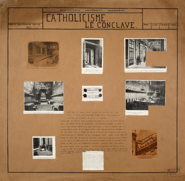 Ein Buch mit Bildern und Texten, das die Geschichte der katholischen Kirche detailliert, einschließlich Bildern von ihren Räumen, Korridoren und erhaltenen Artefakten.