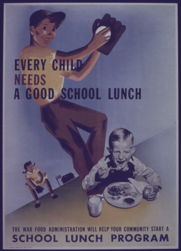 Ein Plakat zeigt einen Jungen und ein Mädchen, die an einem Tisch mit Essen und Getränken sitzen, mit der Aufschrift "Jedes Kind braucht eine gute Schulessen".