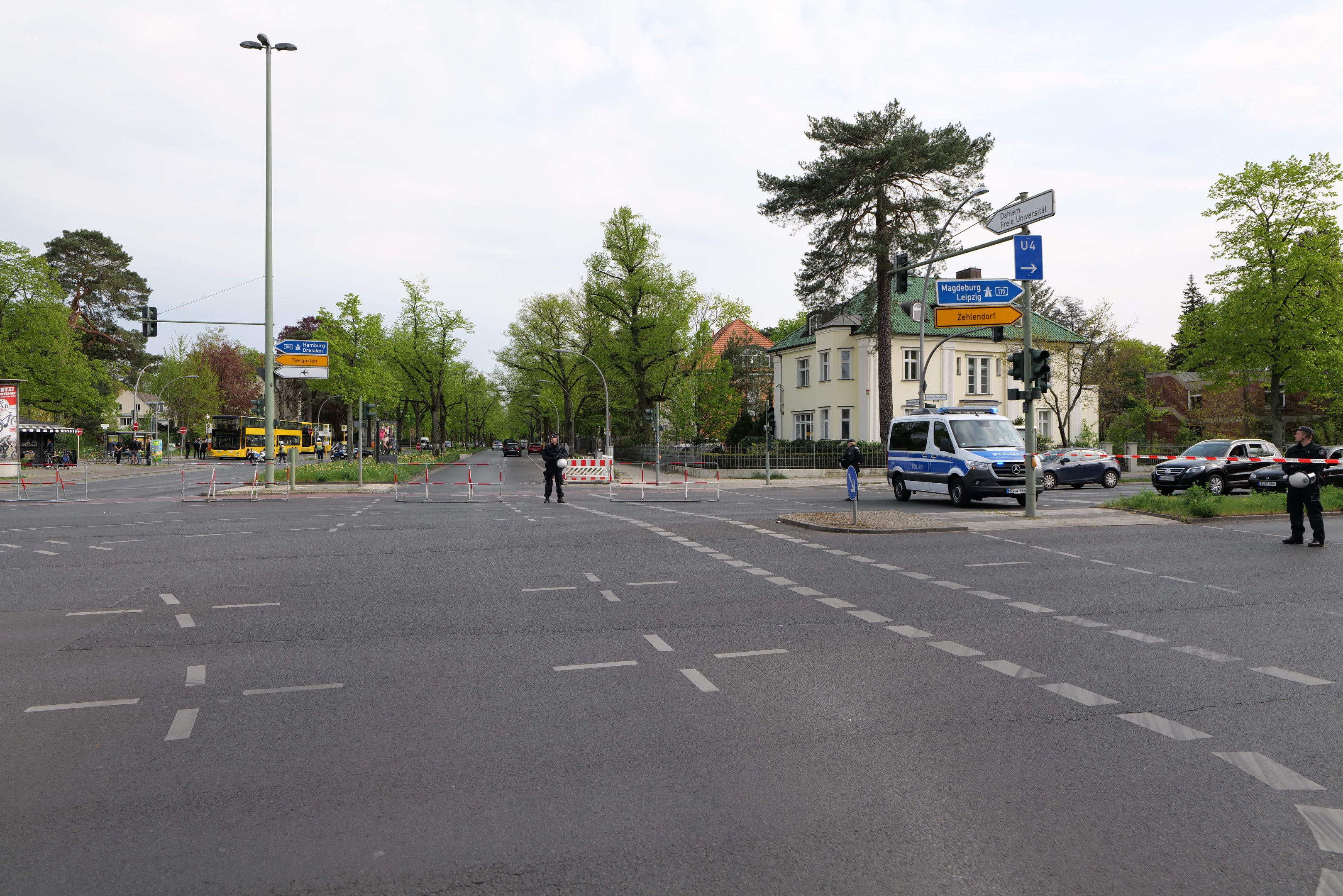 POL-SI: Polizei sucht nach KIA nach Auto-Fahrrad-Kontakt - 12-Jähriger fällt und erleidet leichte Verletzungen #polsiwi