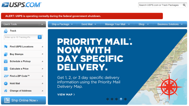 Ein Screenshot der USPS Priority Mail-Seite mit dem Text "Priority Mail Now with Day Specific Delivery" und einer Karte, die den Dienstort anzeigt.