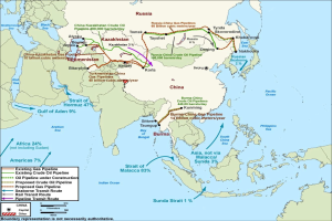 Detailreiche Weltkarte als Poster, die geplante Öl- und Gasleitungen zeigt, einschließlich Länder, Städte, Gewässer und erklärenden Text.