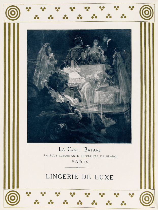Ein Schwarz-Weiß-Poster mit einer Gruppe elegant gekleideter Menschen, die um einen Tisch sitzen, mit der Aufschrift "Lingerie de Luxe" oben.