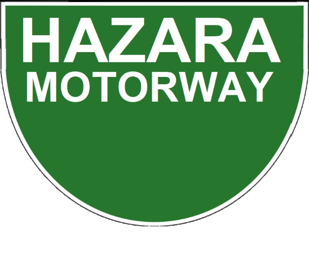 Grüne Gefahrenstraße-Schilder mit weißer "Gefahrenstraße"-Beschriftung, weißer Umrandung, gelbem Hintergrund und einem gelben Kreis mit schwarzem Rand.