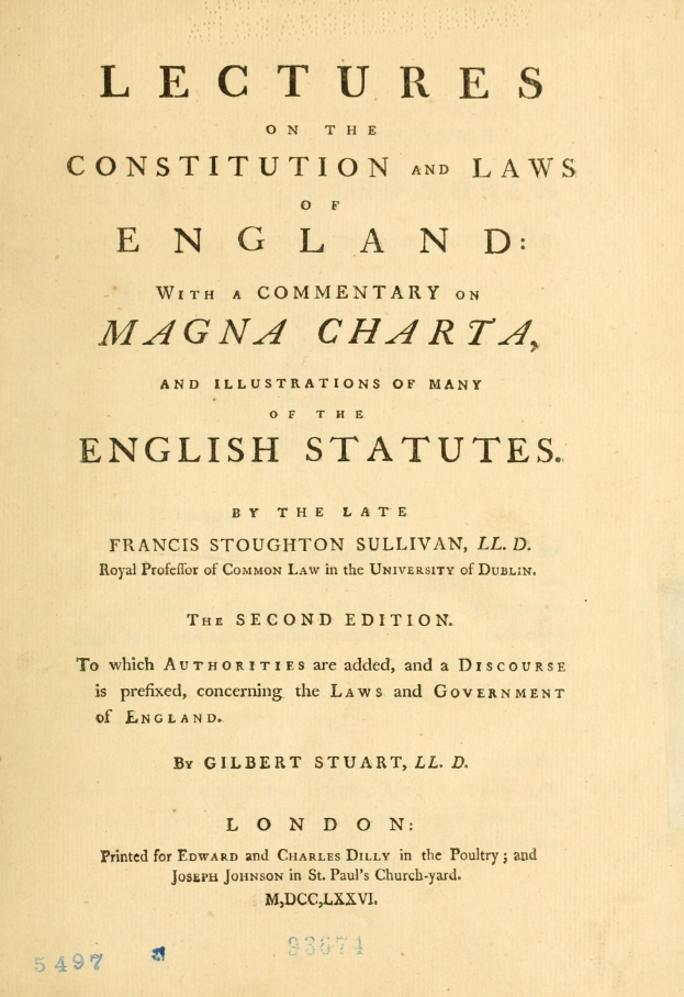 Altes Buch mit dem Titel "Vorträge über die Verfassung und Gesetze Englands mit einem Kommentar zur Magna Charta und Illustrationen vieler englischer Gesetze" aufgeschlagen auf einer Seite mit schwarzer Tinte