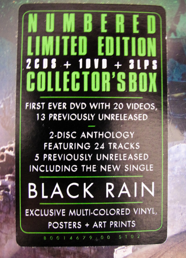 Eine Werbung mit einer Vielzahl von Produkten und Texten.