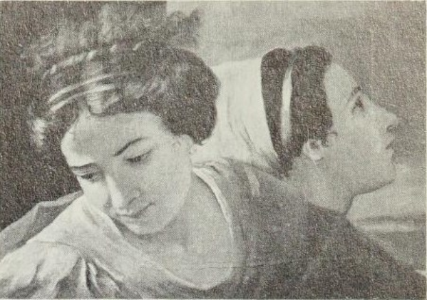 Schwarzes und weißes Foto einer Frau in einem weißen Kleid mit einem blauen Schultertuch und einem Kind, das neben ihr steht und die Arme um sie legt, mit Schrifttext unten.